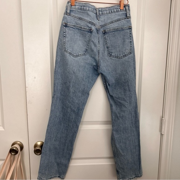 Silver Frisco straight minimal distressed light wash jeans - Picture 5 of 9